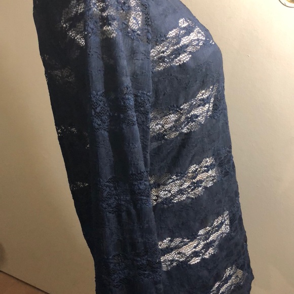 Navy blue lace top - Picture 2 of 4